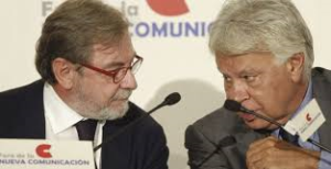 Juan Luis Cebrián con Felipe González. /Foto: vozpopuli.com.