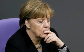 Ángela Merkel, la destructora de Europa, languidece