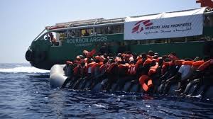 ONG, las peores mafias: París y Berlín quieren que dejen de incrementar el flujo migratorio