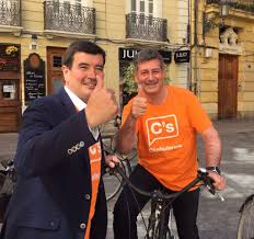 José Enrique Aguar, en bici. /Foto: aguar.es.