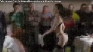 Imagen del vídeo de YouTube de la orgía municipal de Alcalá. 