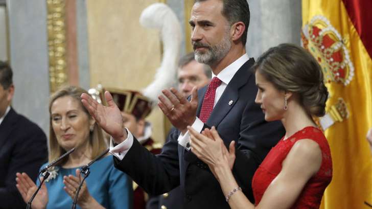Felipe de Borbón habla de legalidad y convivencia, pero obvia la unidad de España