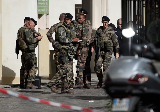Detenido el argelino que arrolló a seis militares franceses