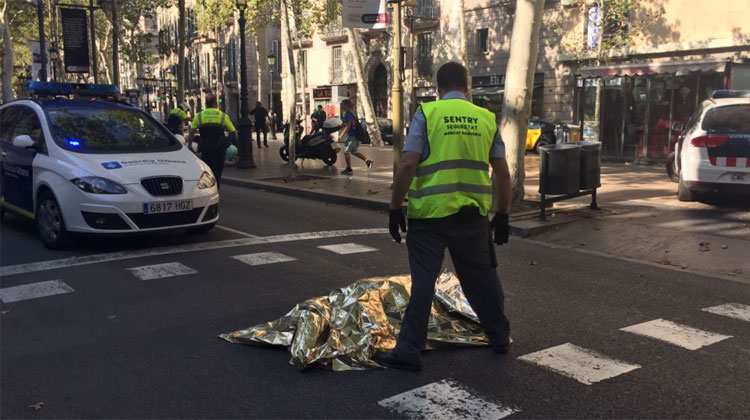Atentado islamista: Atropello masivo en Las Ramblas de Barcelona con 13 muertos y 100 heridos