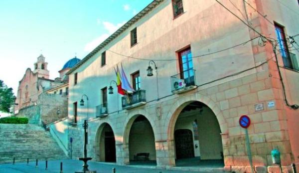Monforte del Cid: El tripartito comete fraude laboral en el Ayuntamiento