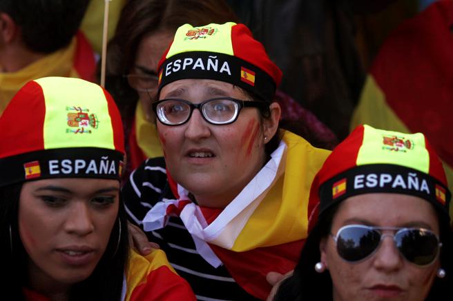 Escándalo: El resurgido patriotismo ninguneado por el pacto oscuro de Rajoy y la burguesía separatista