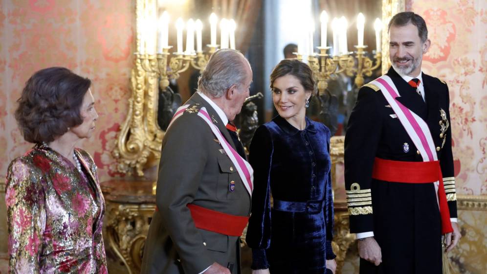 La monarquía ensalza al corrupto Juan Carlos