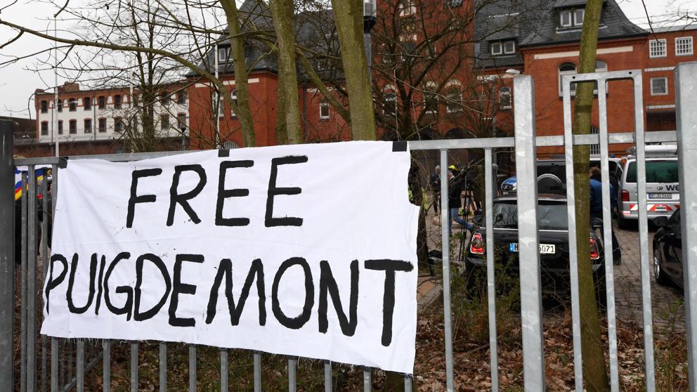 El juez alemán mantiene en prisión a Puigdemont a la espera de que se decida la extradición