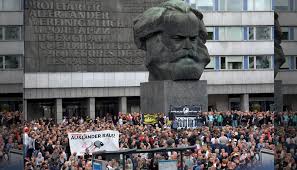 Chemnitz: Una multitud protesta en silencio por las víctimas del multiculturalismo