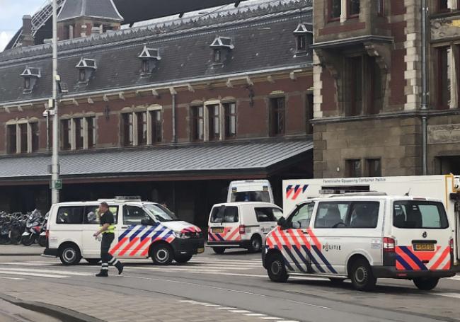 Se confirma que el apuñalamiento de Amsterdam fue atentado islamista por un asilado afgano en Alemania