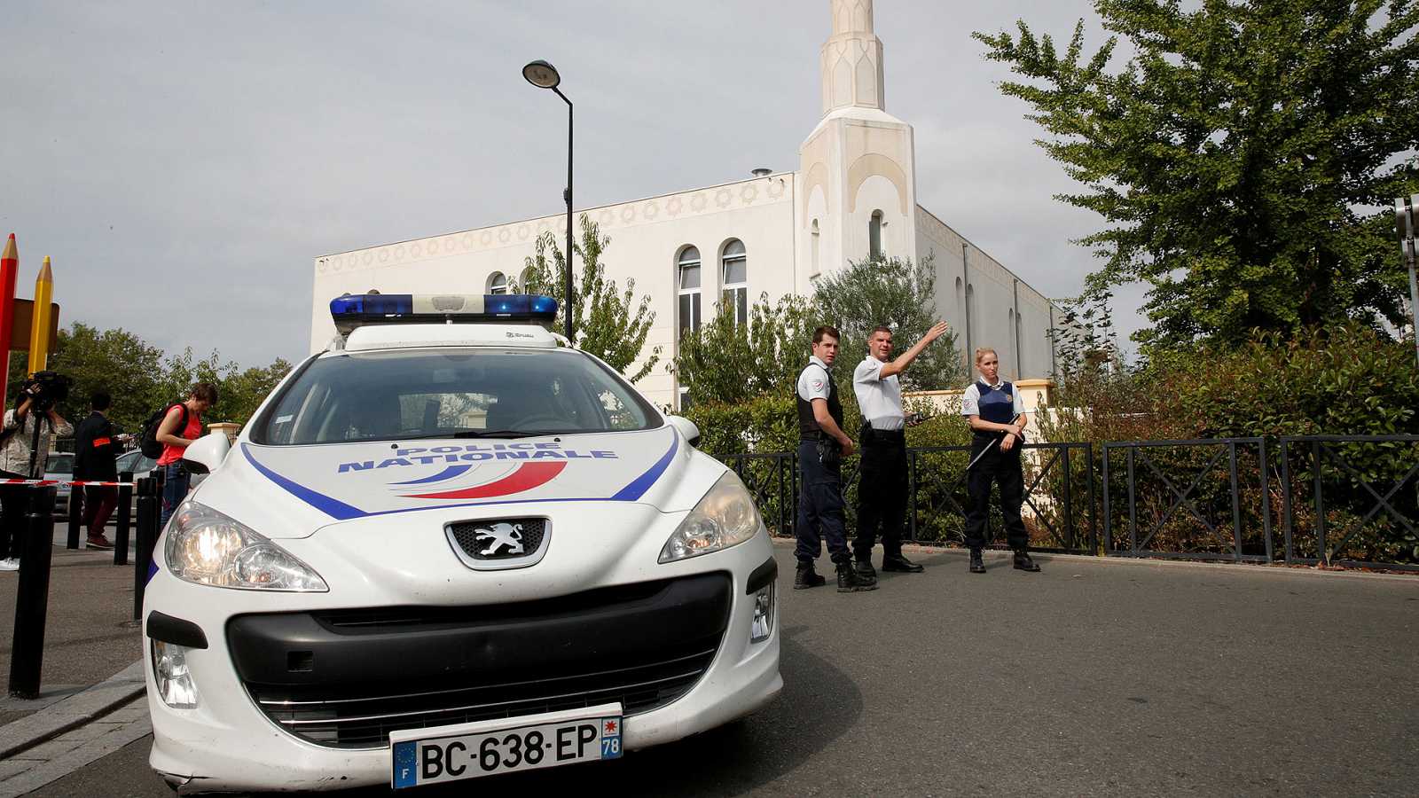 Un afgano integrista mata a una persona y hiere a otras 4, cerca de París