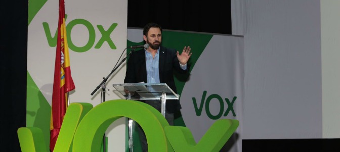Santiago Abascal impone un régimen dictatorial dentro de Vox