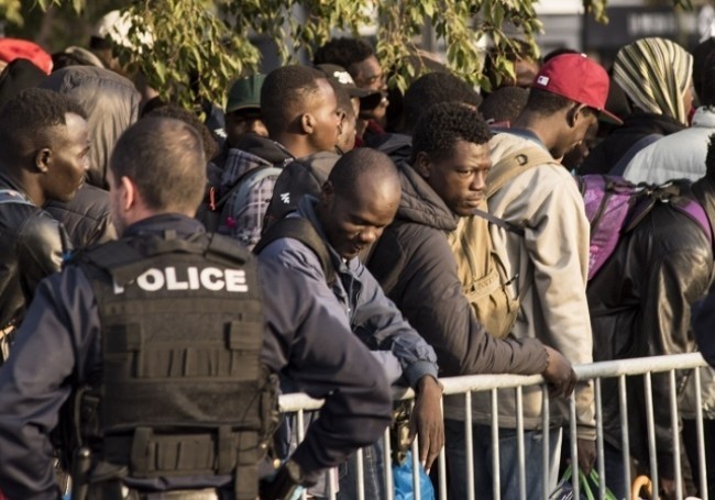 Macron marca como objetivo de Estado entregar 16.000 viviendas a inmigrantes