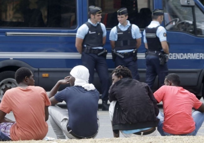 Francia: Las expulsiones de clandestinos costaron 500 millones