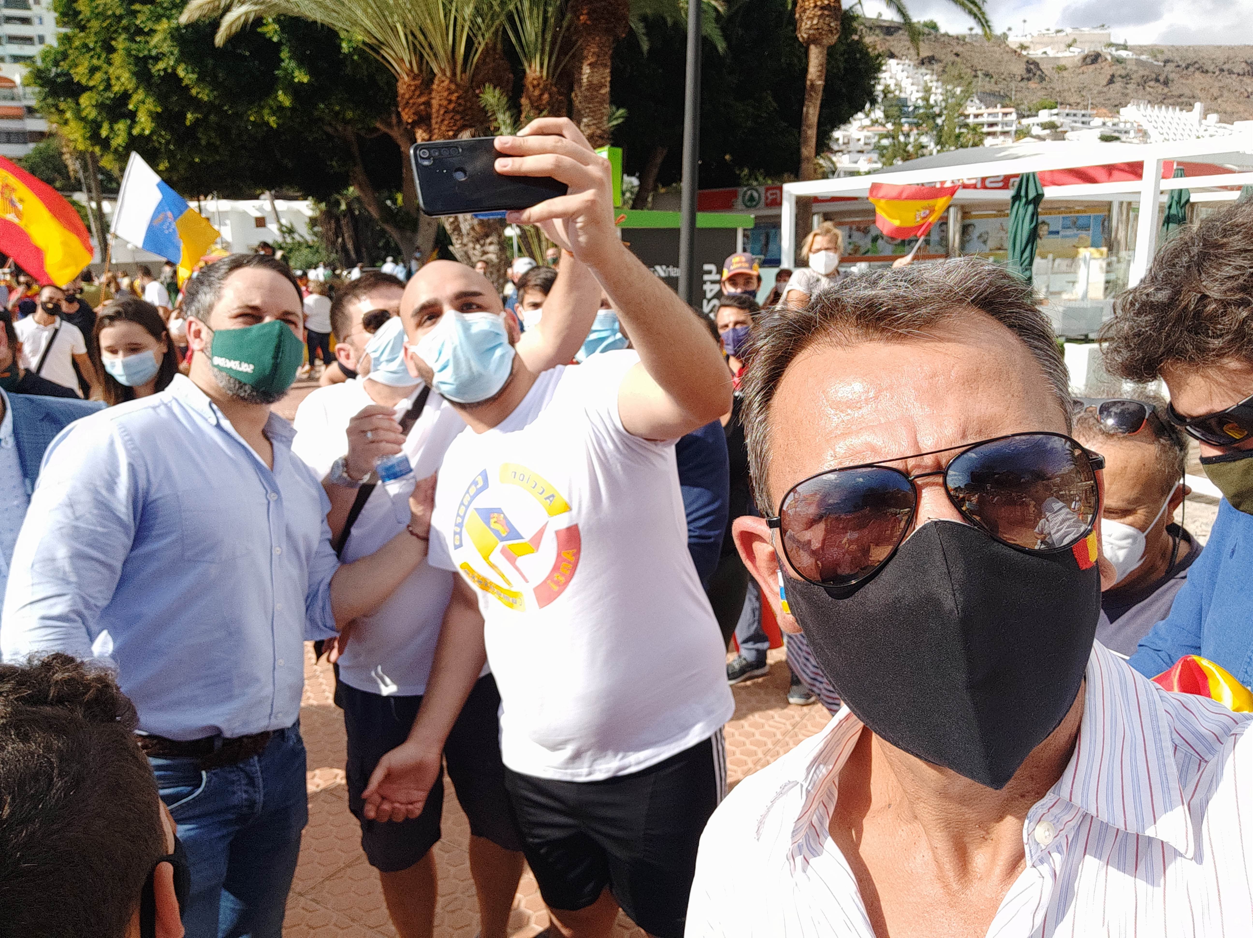Abascal arrasa en Canarias y pide deportaciones y la actuación de la Armada para frenar la «invasión»