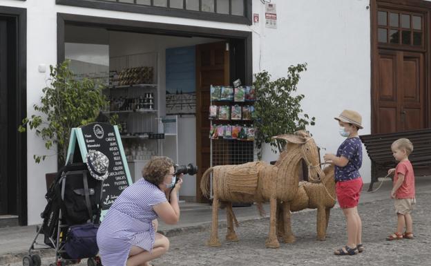 El Gobierno hunde Canarias: 10% de turistas