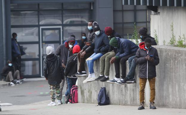 Las no deportaciones de irregulares está generando efecto llamada, mientras Francia no los deja pasar la frontera
