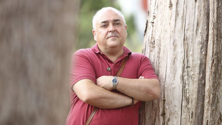 REPENTINITIS: Fallece en la piscina, a los 54 años, el abogado carballés Pedro Luis Fernández Pombo
