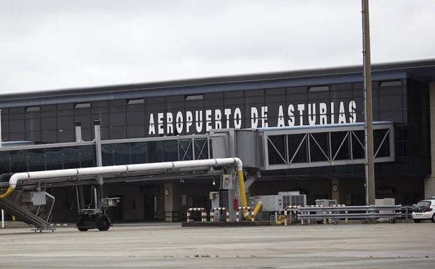 REPENTINITIS: Aterriza de emergencia un avión en el aeropuerto de Asturias que venía de Inglaterra