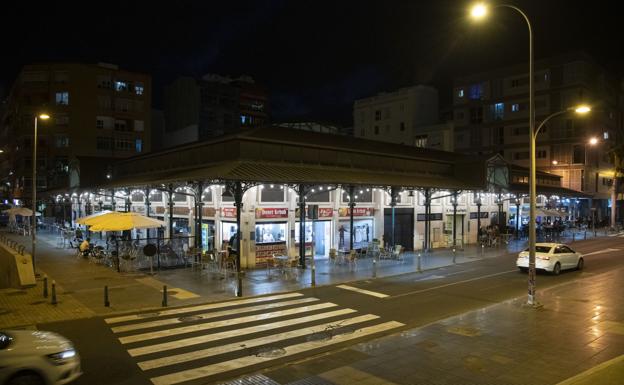 PELIGRO. El barrio del Mercado de Las Palmas, el primero en ser confinado en los campos de concentración de 15 minutos