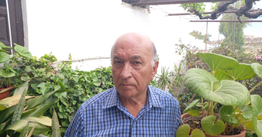 Martín Rodríguez Márquez, secretario de AVIAL, contra las fumigaciones que desertizan Almería: «Están privatizando los recursos hídricos escasos»