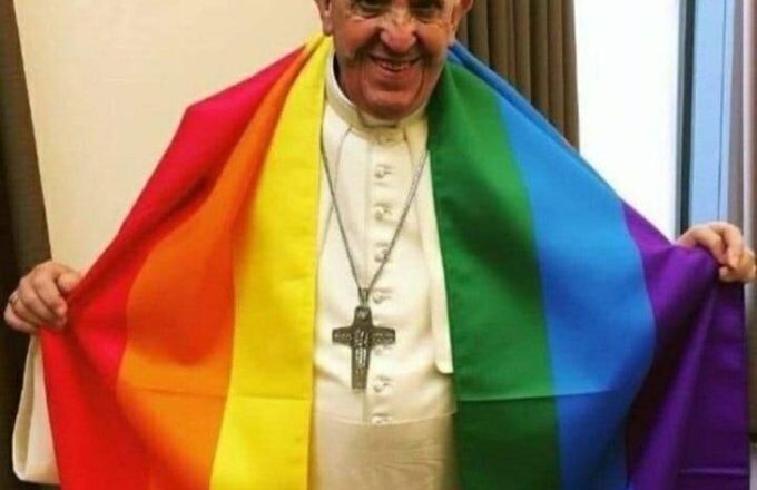 Bergoglio y su hereje Sínodo sodomita