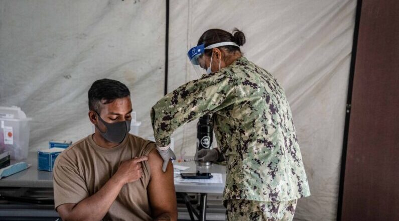 Se disparan la miocarditis y los conflictos en las Fuerzas Armadas USA tras la timo vacunación