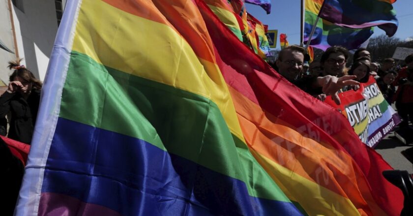 El Tribunal Supremo de Rusia prohíbe el «movimiento LGBT» por ser una «organización extremista»