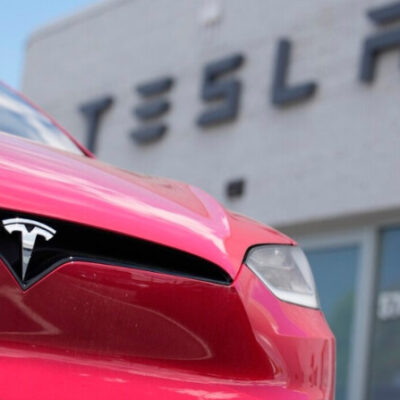 Tesla en grave crisis: Despidos masivos
