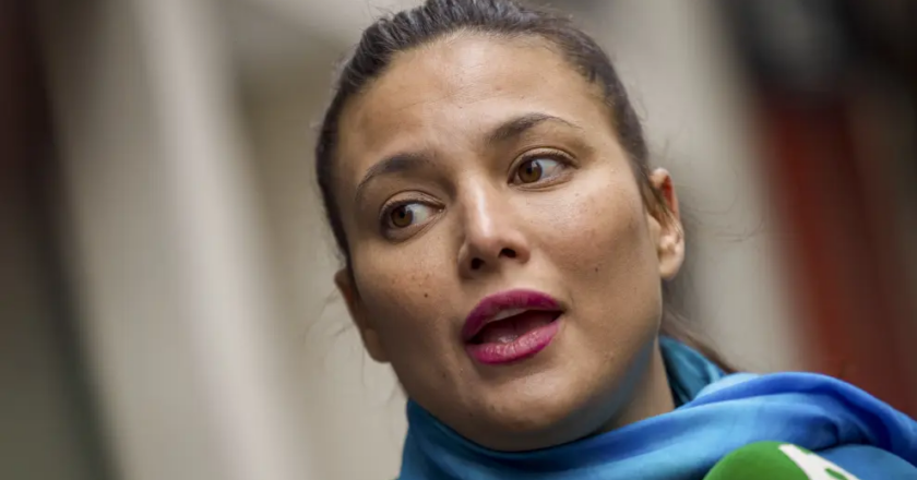 Elisa Mouliaá, a la que Errejón metió mano, denuncia las fumigaciones