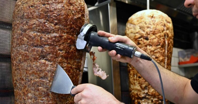 Comer kebab, un riesgo mayor de diarrea por el apagón