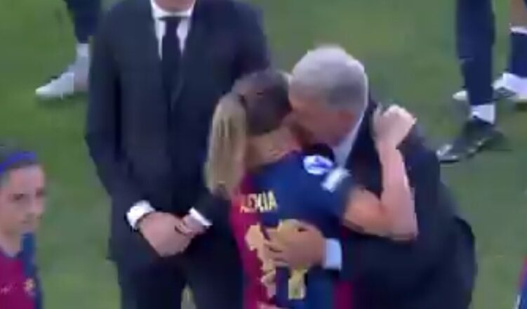 Joan Laporta sobó a la lesbiana Alexia Putellas