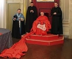 La jerarquía católica como caballo de Troya: Del patético ridículo de Cañizares a las estupideces canallas de Bergoglio