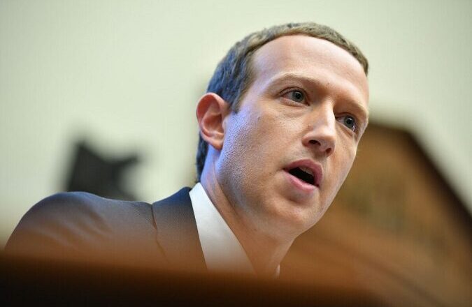 Zuckerberg: El establishment me pidió que censurara post del coronavirus que eran ciertos