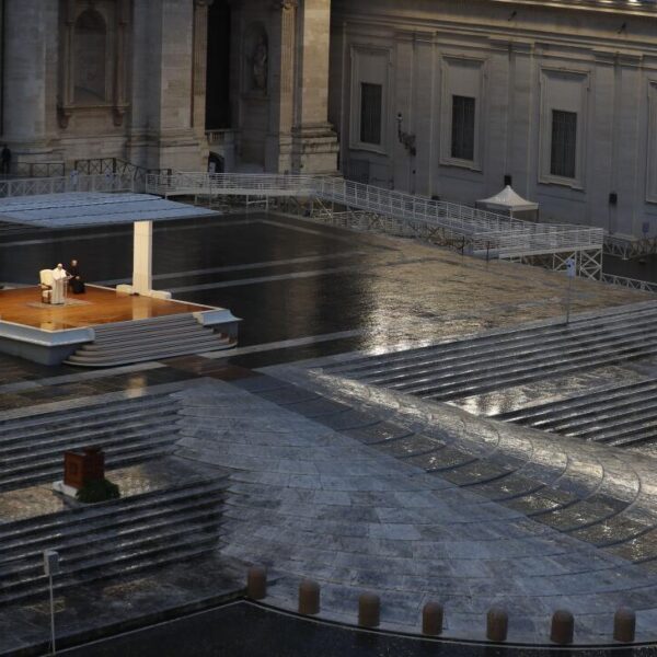 ¡Invadid el Vaticano!