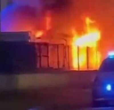 Arde pavorosamente el garaje de Alsa en León por el incendio espontáneo de un microbús