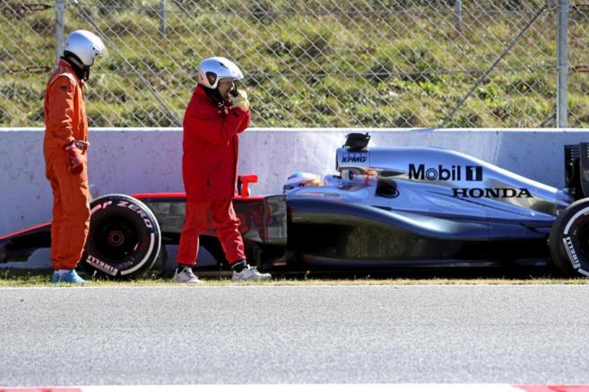 ¡Fue una descarga eléctrica! Imágenes inéditas del accidente de Fernando Alonso en Montmeló 2015